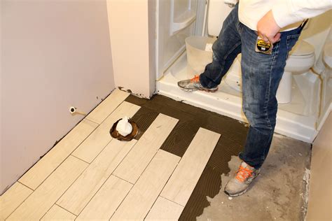 Diy Tile Flooring Installation Construction2style Diy Tile Floor