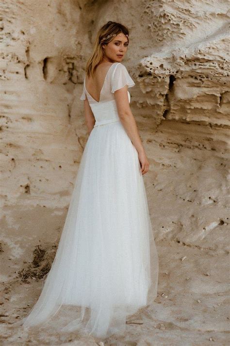 Sie können ihr brautkleid maßgeschneidert lassen. Pin auf Brautkleider, Hochzeitskleider & Zweiteiler