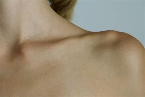 Broken Collarbone Symptoms Causes Diagnosis And Treatment
