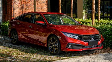 Honda Civic Facelift Tops C Segment Market 6500 Bookings 2900 Units
