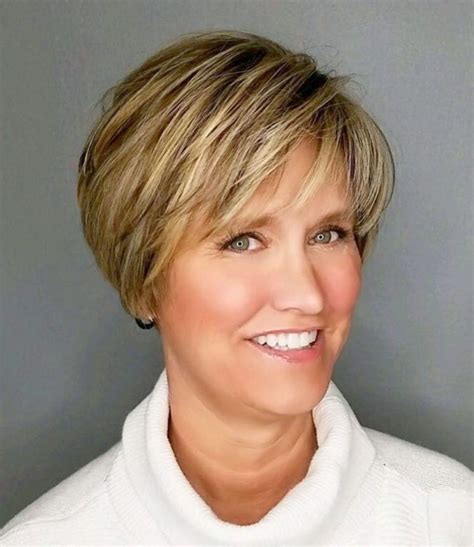Classy And Simple Short Hairstyles For Women Over