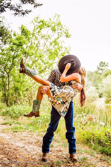 Pin By Bianca Murphy On Relationship Goals Engagement Photos Country