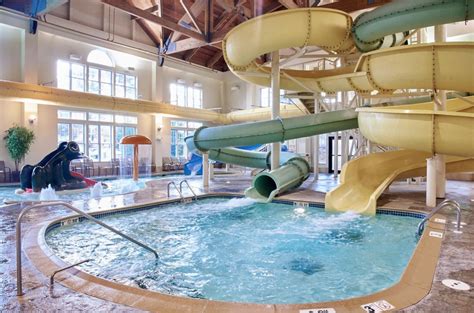 See more ideas about indoor waterpark, water park, indoor. North Conway's Hampton Inn Has Its Own Water Park And You ...