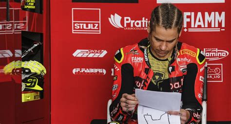 Álvaro bautista a un paso del trono del mundial de superbikes relevo