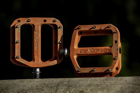 Best Mountain Bike Flat Pedals For 2020 Metal And Plastic Mbr