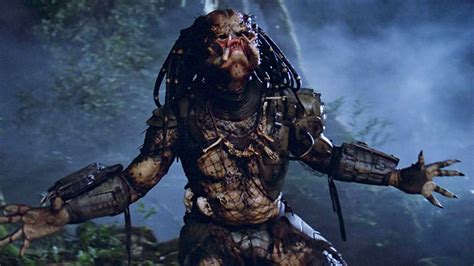 Arnold schwarzenegger kevin peter hall carl weathers. Disney Is Going To Reboot The Predator Movie Franchise ...
