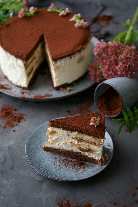 Kuchen herausnehmen, vom rand lösen und auskühlen lassen. Einfache Tiramisu Torte (mit Bildern) | Tiramisu torte ...