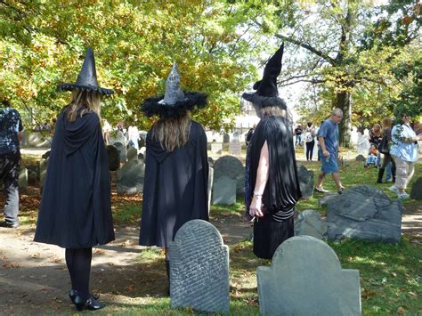This Salem Cemetery Draws Thousands Every October But Only 100 Are