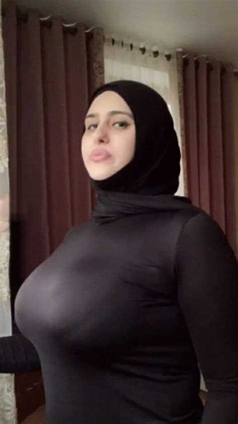 Pin By Charles Pearson On Curvy Outfits Beautiful Arab Women Arab