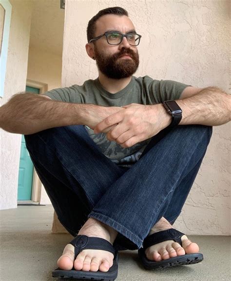 Pin By Charles Lyew On Men Feet Flipflop In 2020 Mens Flip Flops Male Feet Barefoot Men