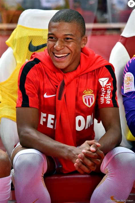 We've taken a look at 20 of his best records and stats in the competition. Kylian Mbappé remplaçant lors du match de Ligue 1 ...