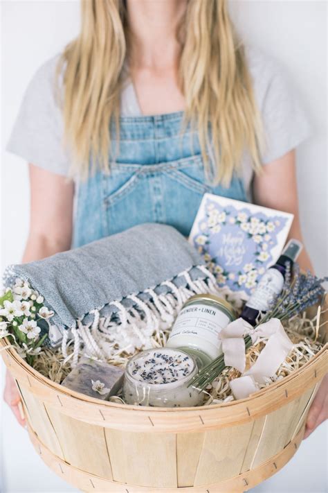 Ideas for mothers day baskets. Mother's Day Lavender Basket + DIY Lavender Body Scrub ...