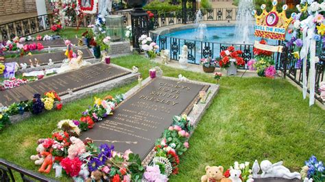 40th Death Anniversary Of Elvis Presley A Look At Graceland Mansion