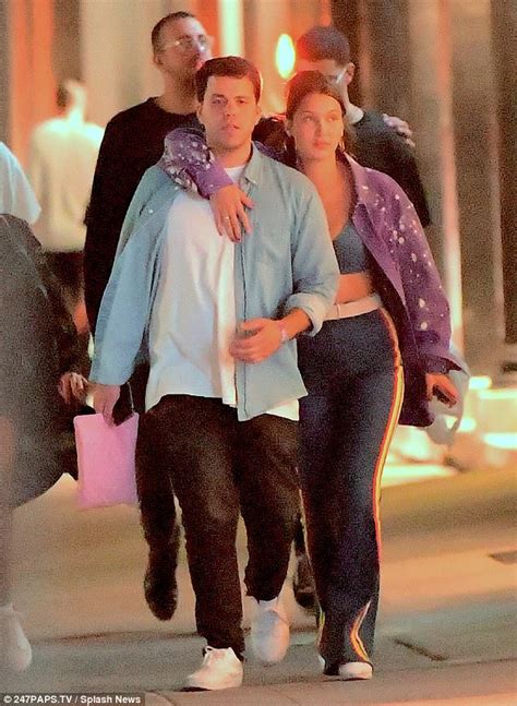 Bella Hadid Snuggles With Dj Pal Daniel Chetrit In Nyc Daily Mail Online