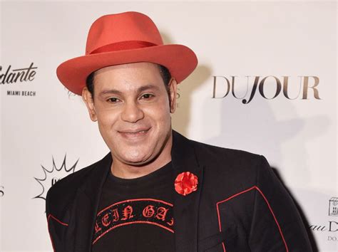 Sammy Sosa Criticized For His Skin Tone By Hall Of Fame Voter
