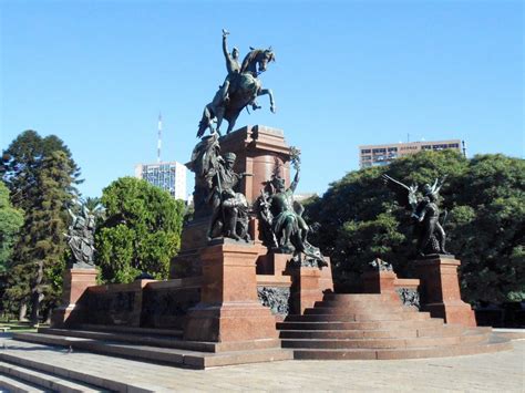 Monumento Al General José De San Martín Y El Ejército De Los Andes