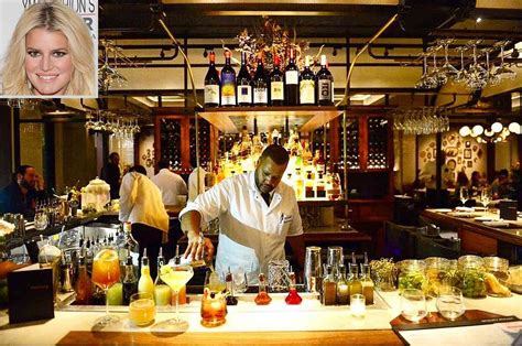 Celebrity Restaurant Sightings: See Where the Stars Eat