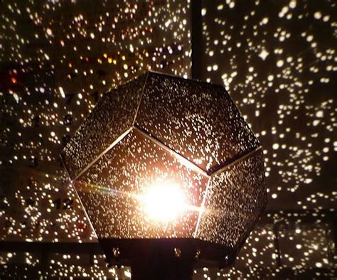 Although this star projector does not provide an astronomical reproduction of stars like a planetarium does, it does offer a very mesmerizing starry night view. Star Projector | 照明, サロン インテリア, アイデア