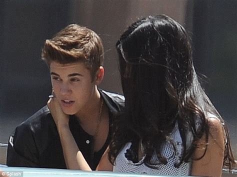 Justin Bieber Cant Keep His Hands Off Selena Gomez After Making Do