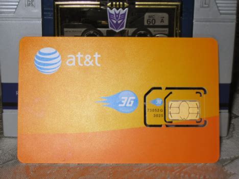 After you remove your sim card from the tray, notice the notch in one corner of the new sim card. AT&T Readies Its Micro-SIM For The iPad 3G's Launch | Ubergizmo
