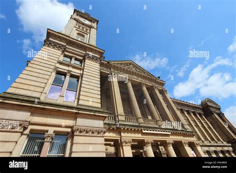 birmingham museum and art gallery with famous big brum clock tower west midlands england