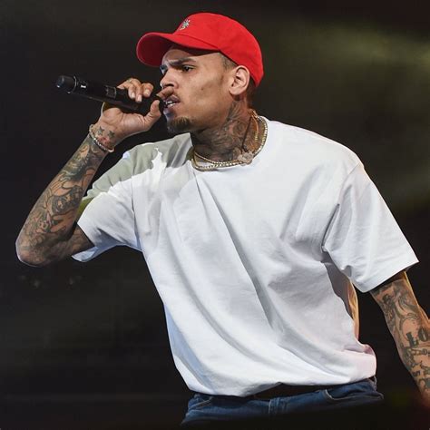 Chris Brown Height Weight Body Measurements Trends Magazine