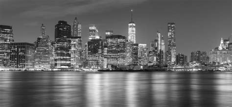 Panorama Blanco Y Negro De Nueva York En La Noche Foto De Archivo