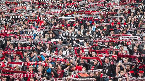 Arminia bielefeld in 15th place (32 points), werder bremen in 16th place (31 points), 1. Eintracht Frankfurt Season Preview: The next relegation battle? - Fear The Wall