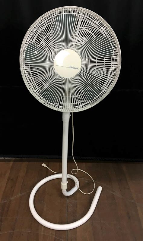 Lot Holmes Oscillating Stand Fan