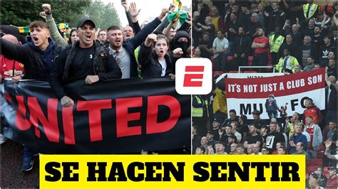 Furiosos Fan Ticos De Manchester United Protestan Contra Los Due Os