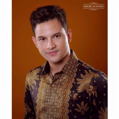 Lucky Perdana Di Instagram Selamat Hari Batik Nasional Photo By