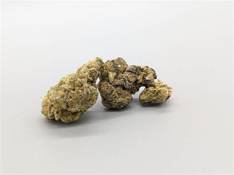 Candy Apple Strain Profile Effects Flavors And Growing Info