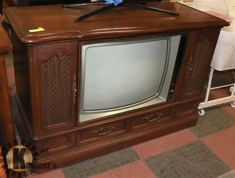 Vintage Wood Framed Television Unit With Tv