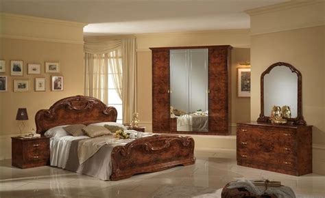 High gloss bedroom furniture is bang on trend and has timeless appeal. Italian high gloss walnut bedroom furniture set - Homegenies