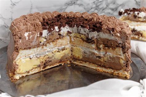Iako je u osnovi klasična torta s. Posna Torta Domaci Recepti : Kinder Bueno Torta Domaci ...