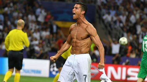 Real Madrid S Cristiano Ronaldo On Shirtless Goal Celebrations It Just Happens