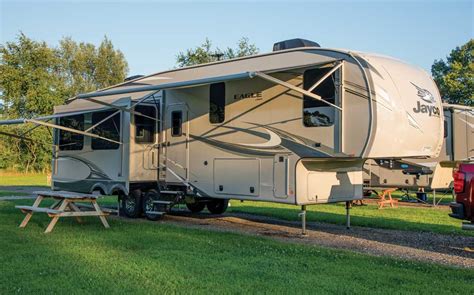 The 10 Best Small Fifth Wheel Trailers You Can Buy Right Now 2022