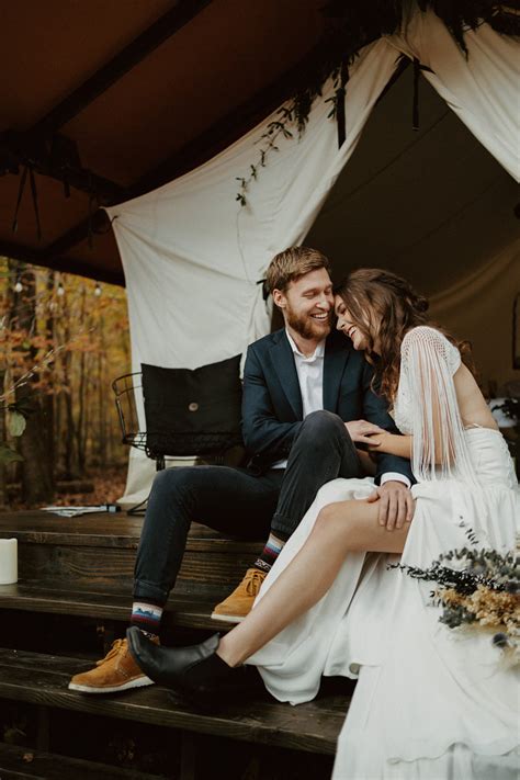 How To Make Your Elopement Personal Woodsy Autumn Elopement In