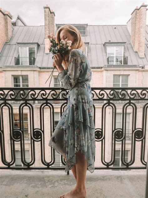 What To Wear In Paris A Complete Packing Guide World Of Wanderlust