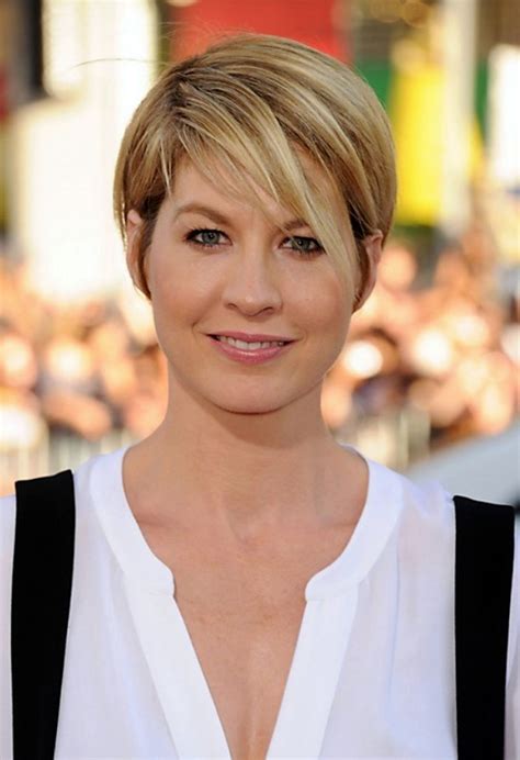 40 Anti Aging Short Hairstyles For Older Women
