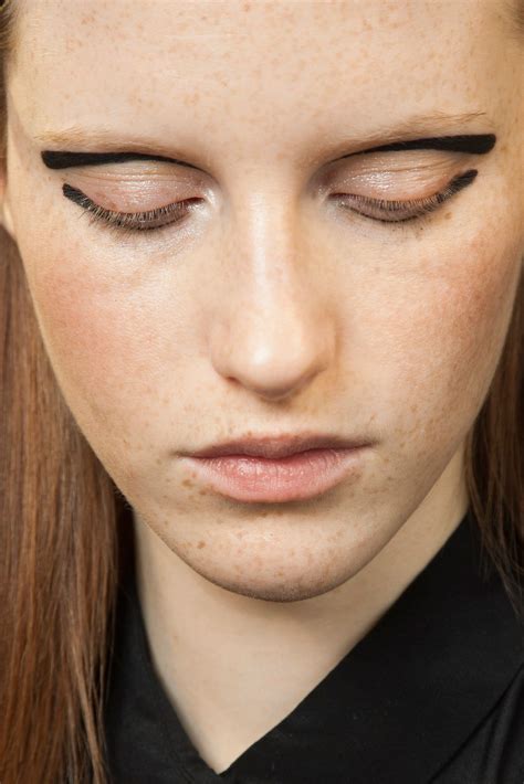 Rochas Fall 2015 Ready To Wear Beauty Gallery Barely There Makeup Beauty Face