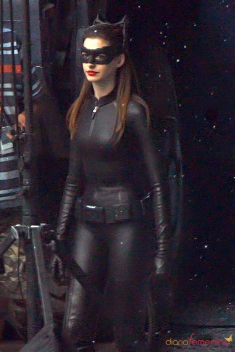 Anne Hathaway In Catwoman Costume Photos Starmometer