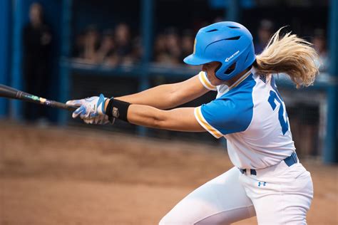 gallery ucla softball advances   womens college world series