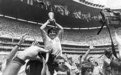 Maradona, World Cup 1986, Black And White 2560x1600 | Diego maradona ...