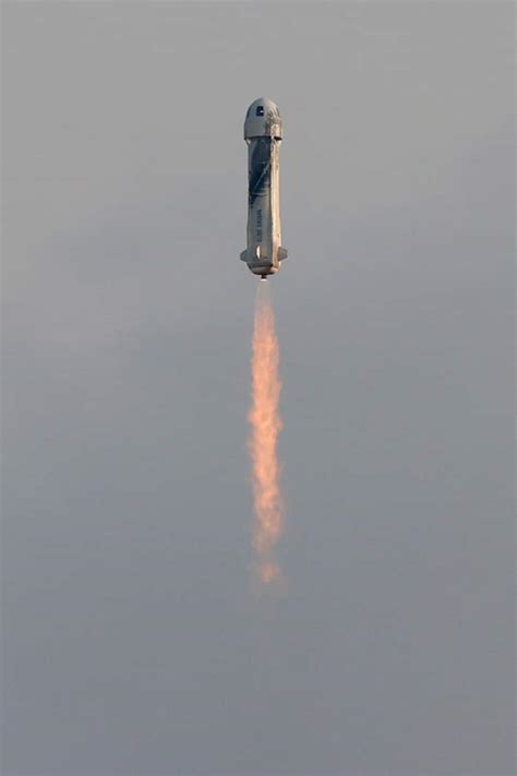 Bezos Nello Spazio Missione Compiuta Volo Blue Origin Completato LE