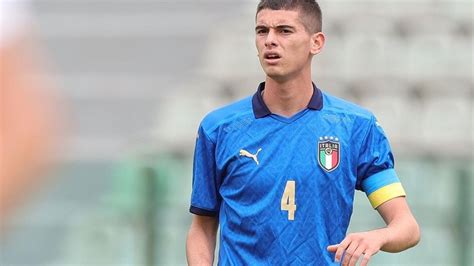 Lipani Capitano Dellitalia Under 17 Con Il Grifone Nel Cuore Il