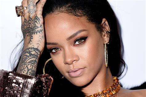 La Controversial Imagen Ntima De Rihanna Que Encendi Las Redes Sociales