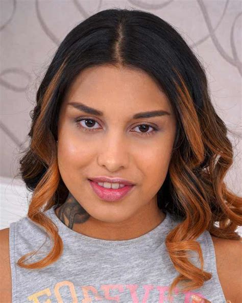 Roxy Lips Wiki Bio Age Biography Height Career Photos And More