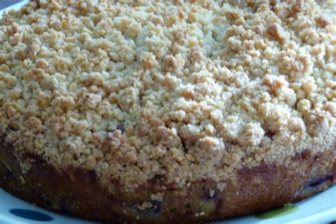 Crumb cake aux cerises et pistache Les Gour mandises de Céline