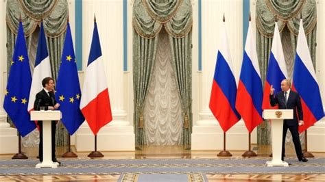Putin Sat Far From Macron After French Leader Refused Russian Covid 19
